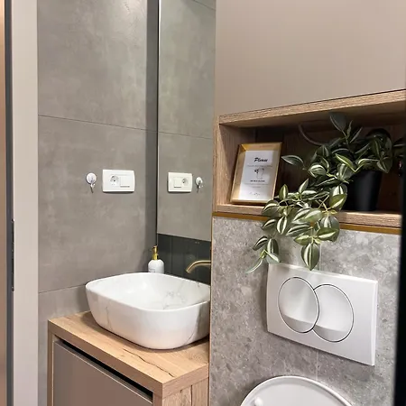 Apartment 5d *